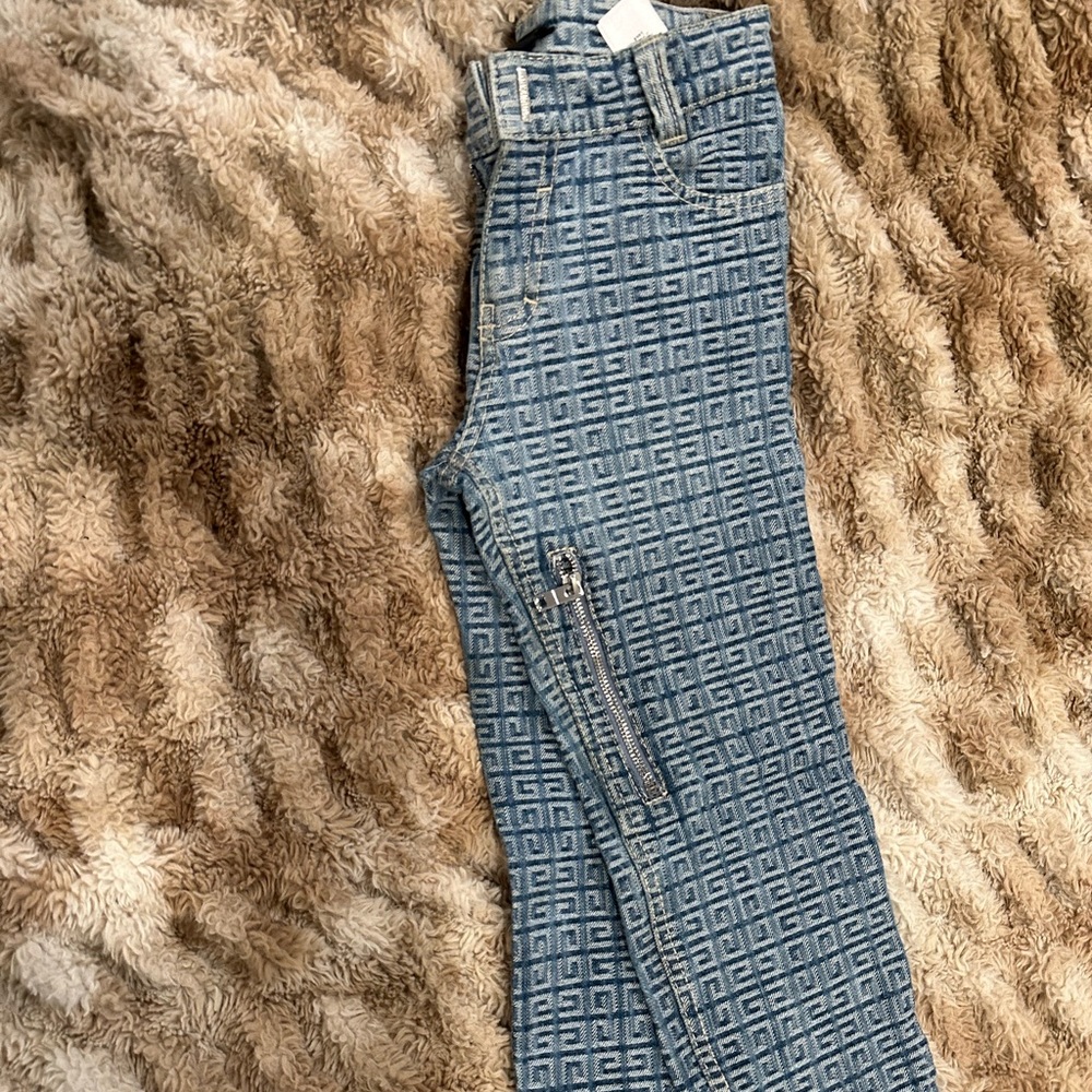Givenchy Jean Set . - Picture 2 of 8